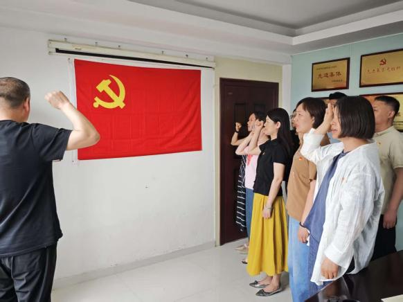 严守八项规定 喜迎“七一”华诞——开云体育-开云(中国)一站式服务官方网站
咨询党支部组织开展迎“七一”主题党日活动